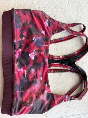 Lululemon Women's Pink Floral Print Sports Bra 6